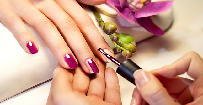 Nanošenje laka u Beauty Factory salonu